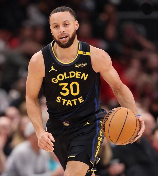 湖人翻盘上海队,库里惊艳四座 湖人翻盘上海队,库里惊艳四座