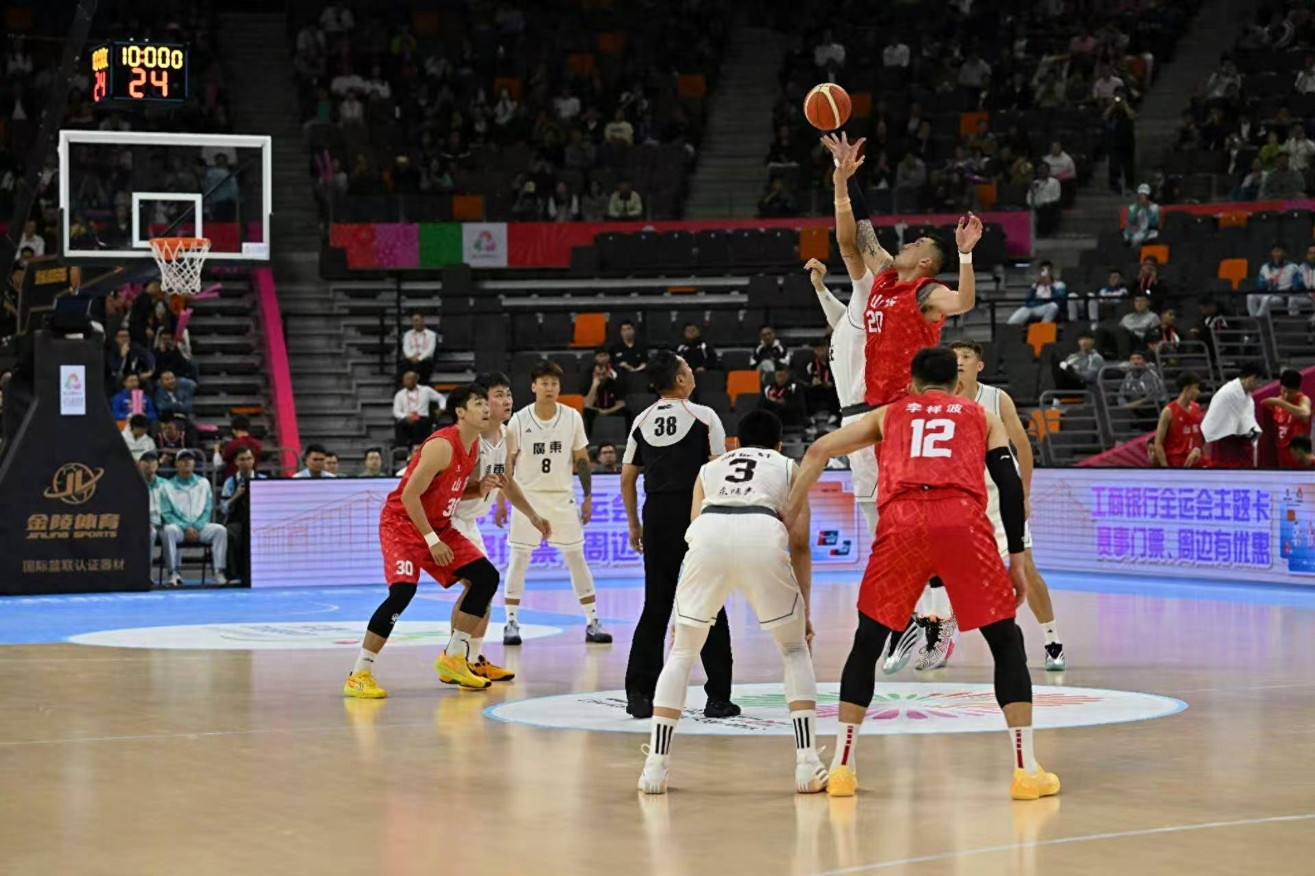 独行侠逆转广州队，赵继伟带队取胜