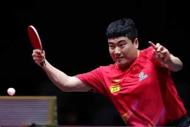 中国队轻取葡萄牙队，梁靖崑高光表现