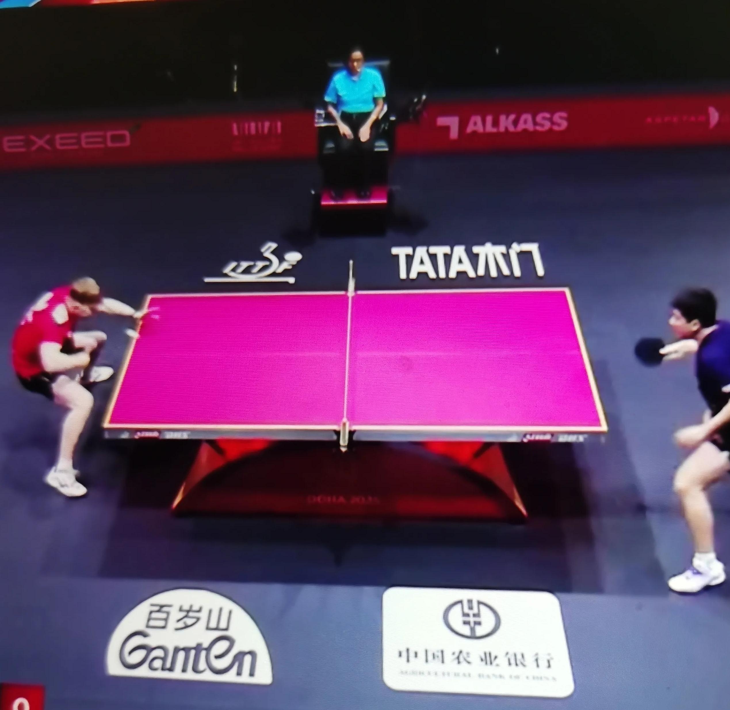 英格兰队完胜日本队，梁靖崑带队取胜