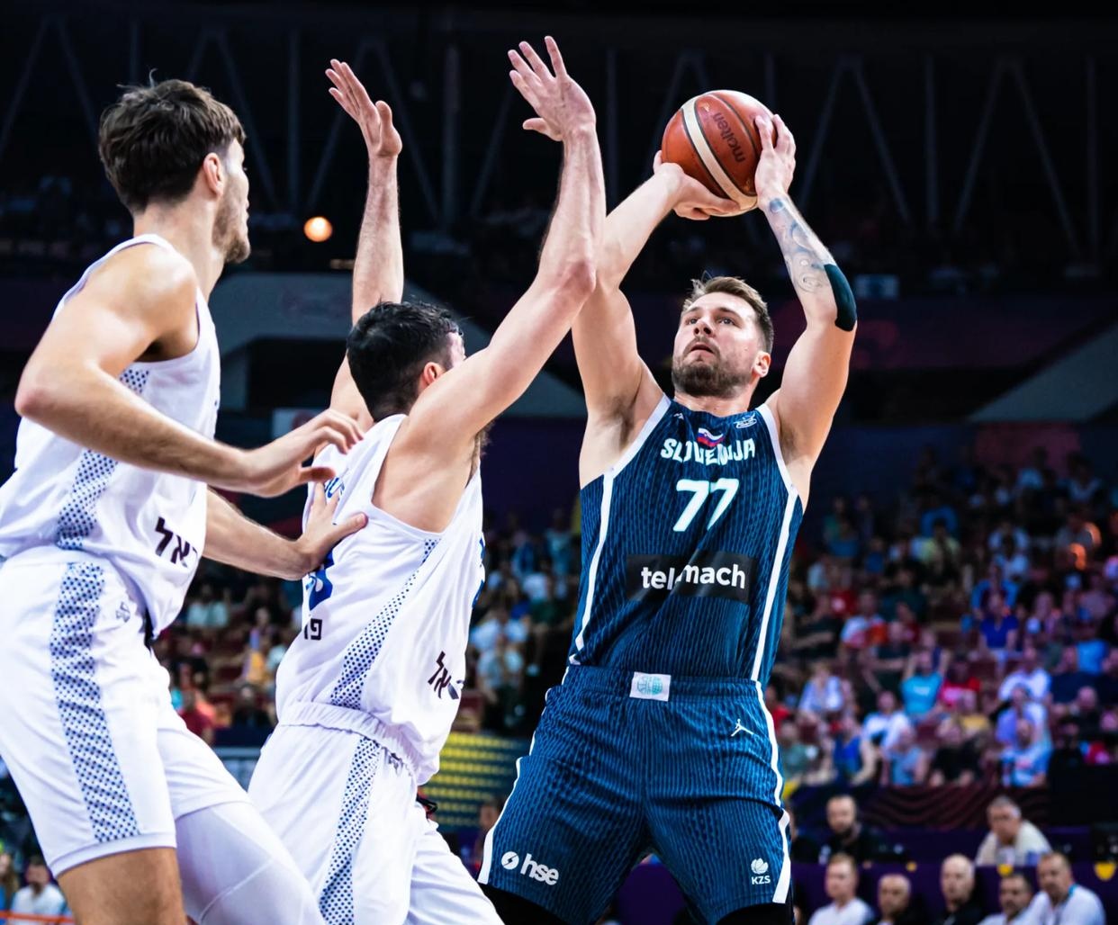 开云平台-西班牙男篮绝杀澳大利亚男篮，东契奇一己之力扛起全队